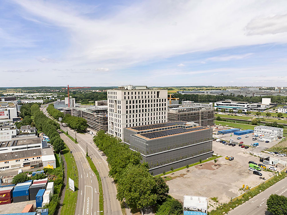 Hochpunkt am Flugfeldklinikum Böblingen – mit KiTa, Verwaltung für das Flugfeldklinikum und Akademie