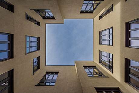 Bettenhaus, Tiefgarage und Kindertagesstätte der Tropenklinik in Tübingen